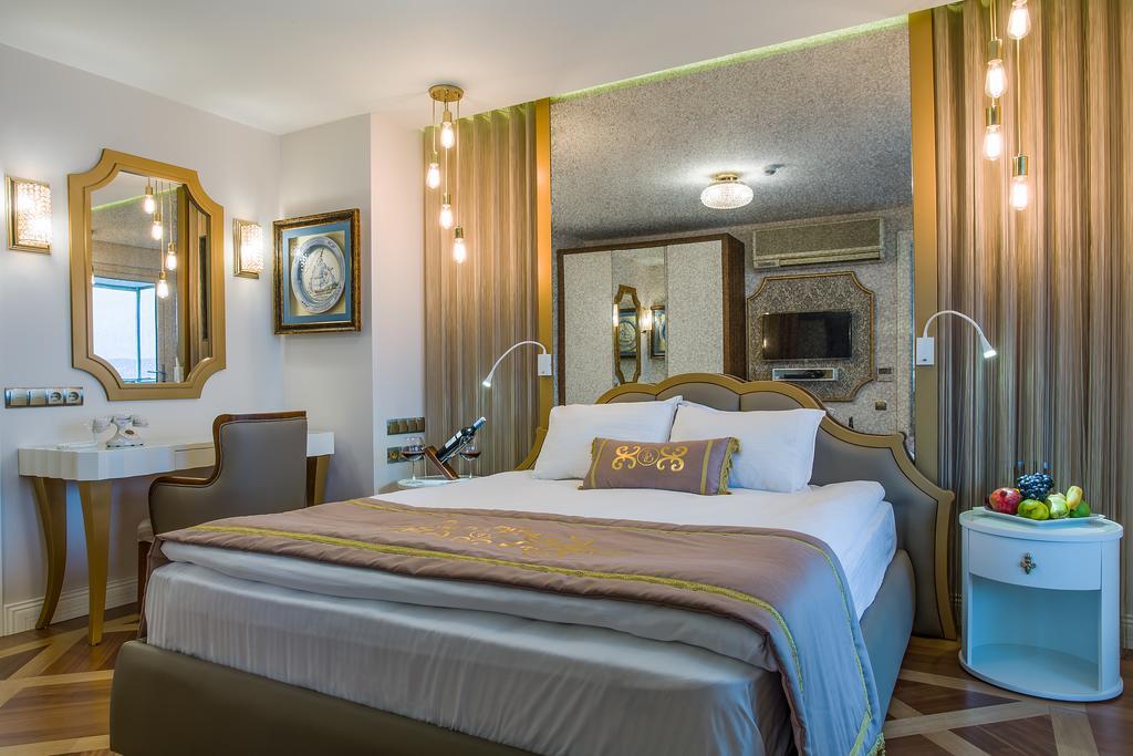 Izmir Palas Hotel 4*