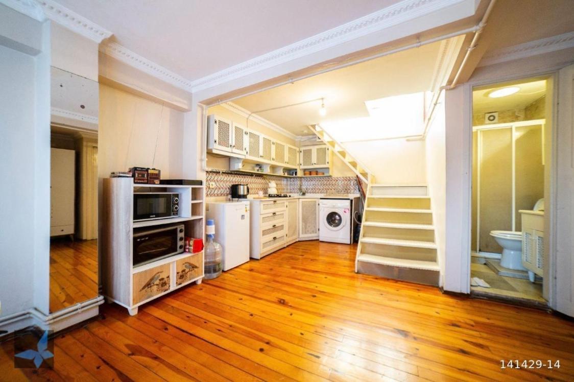Taksim Funhouse Apartment *