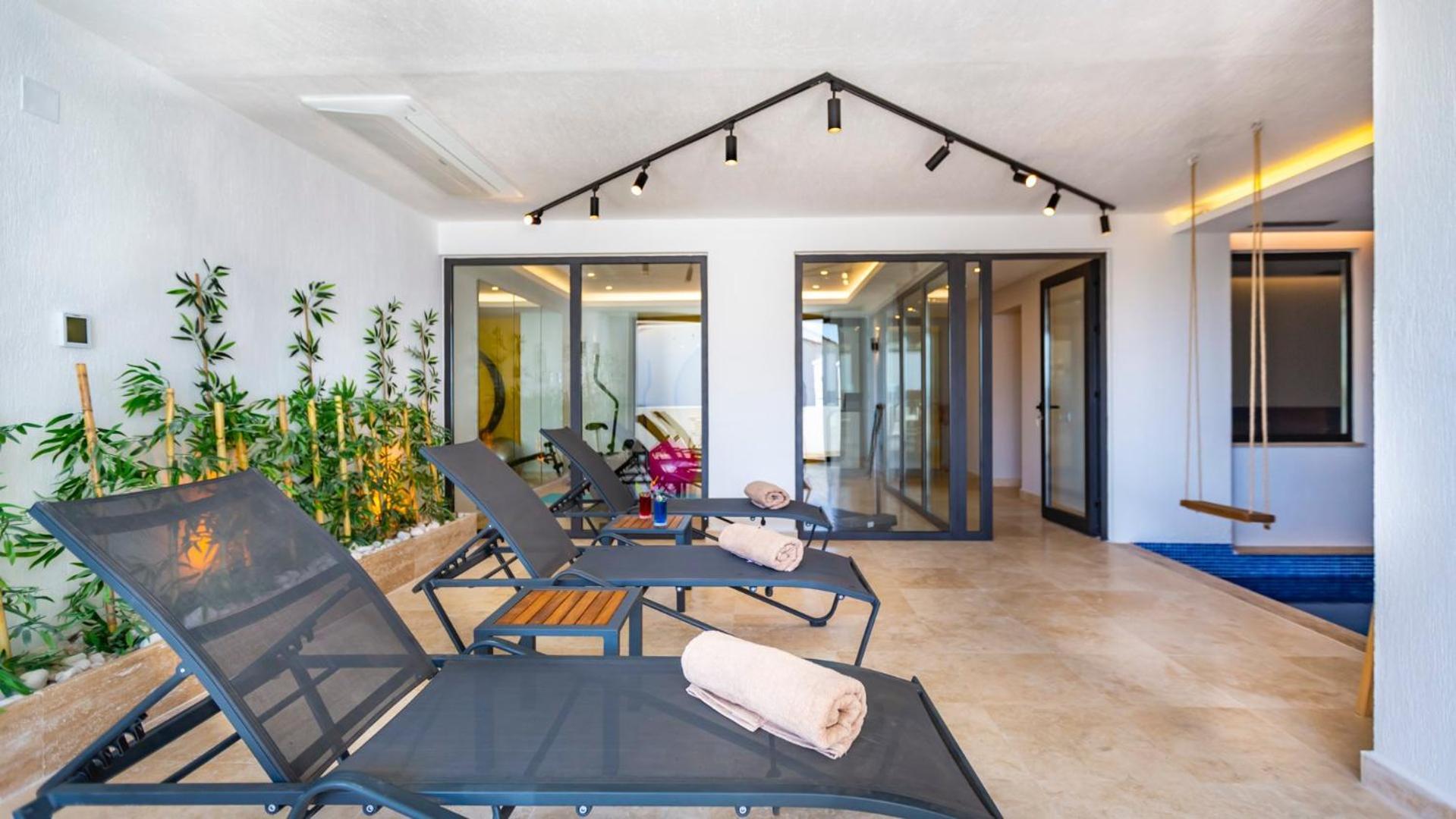 Phi With Heated Indoor Pool *