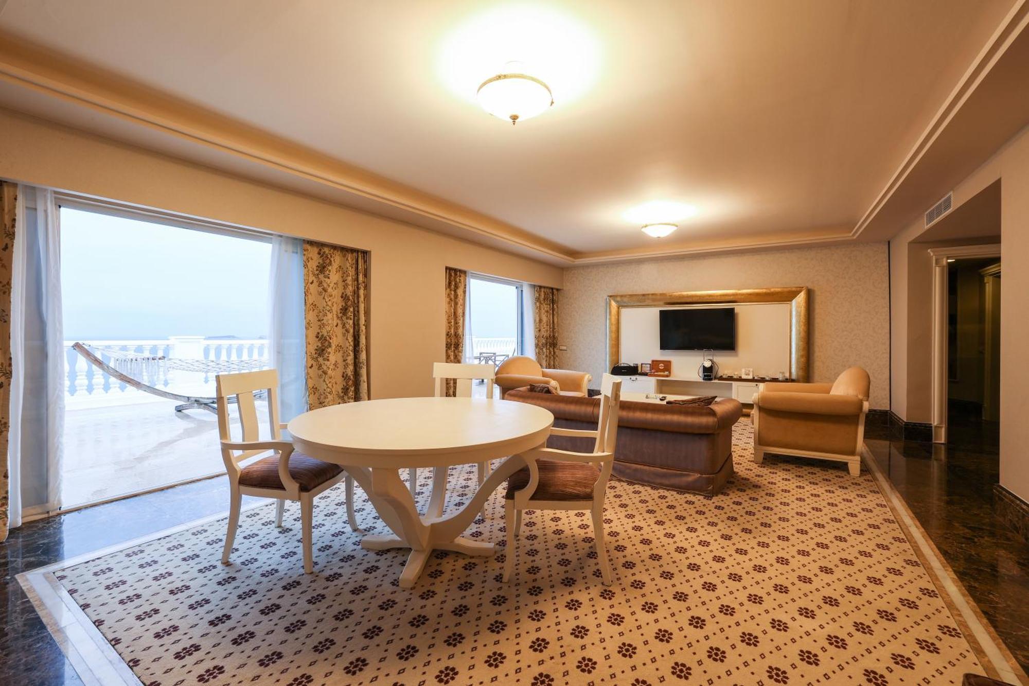 Nirvana Dolce Resort
