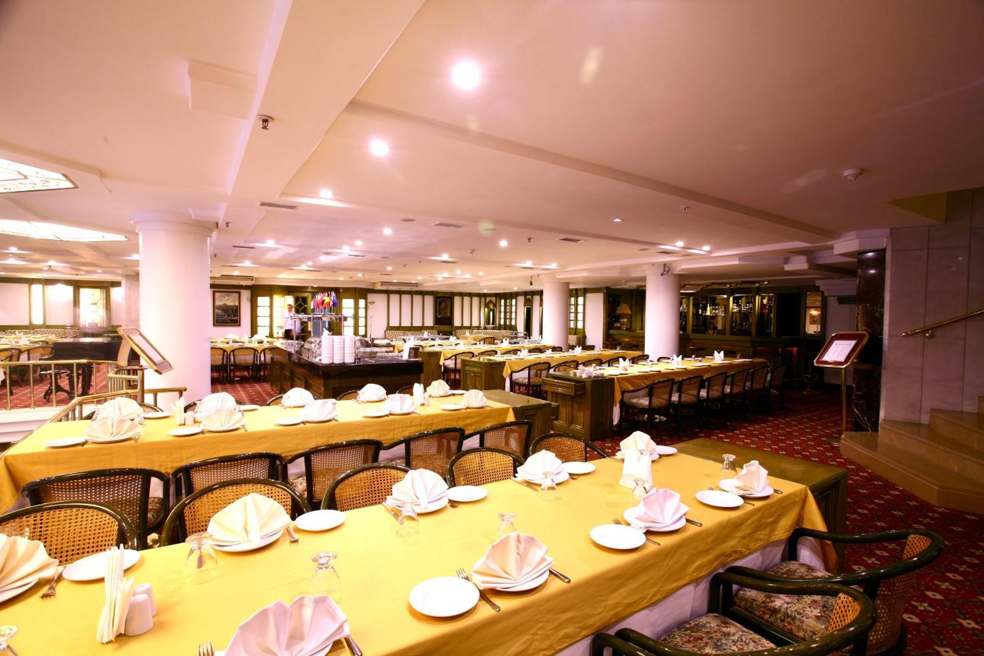 Royal Hotel