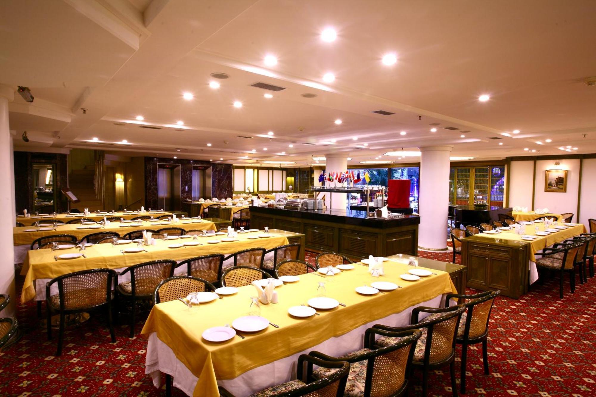 Royal 4*