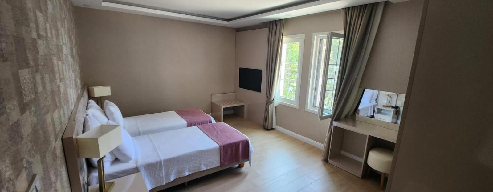 No 44 Hotel *