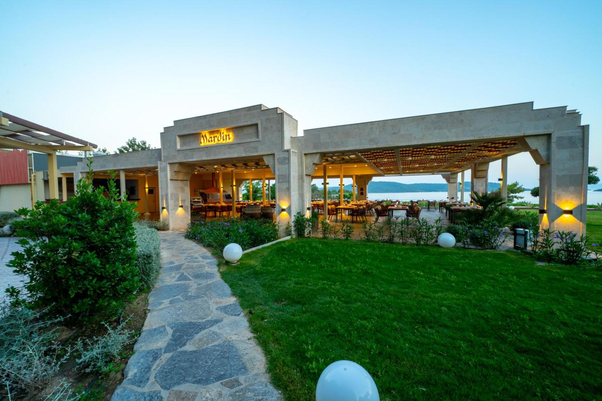 Resort La Blanche Island Bodrum 5*