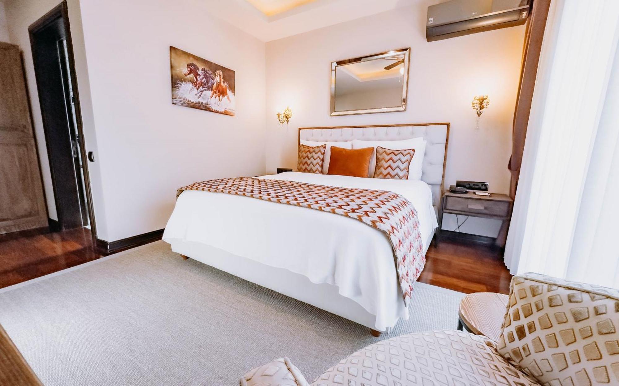Hotel Doors Urla &