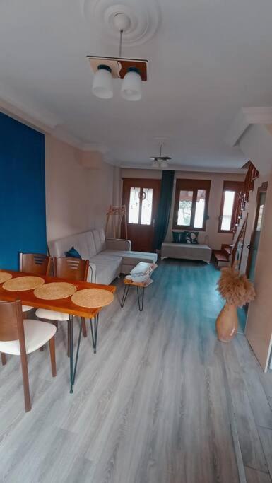Deniz Manzarali Muestakil Ev Aybalik Apartment