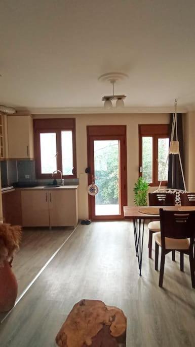 Apartment Deniz Manzarali Muestakil Ev Aybalik *