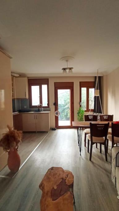 Apartment Deniz Manzarali Muestakil Ev Aybalik