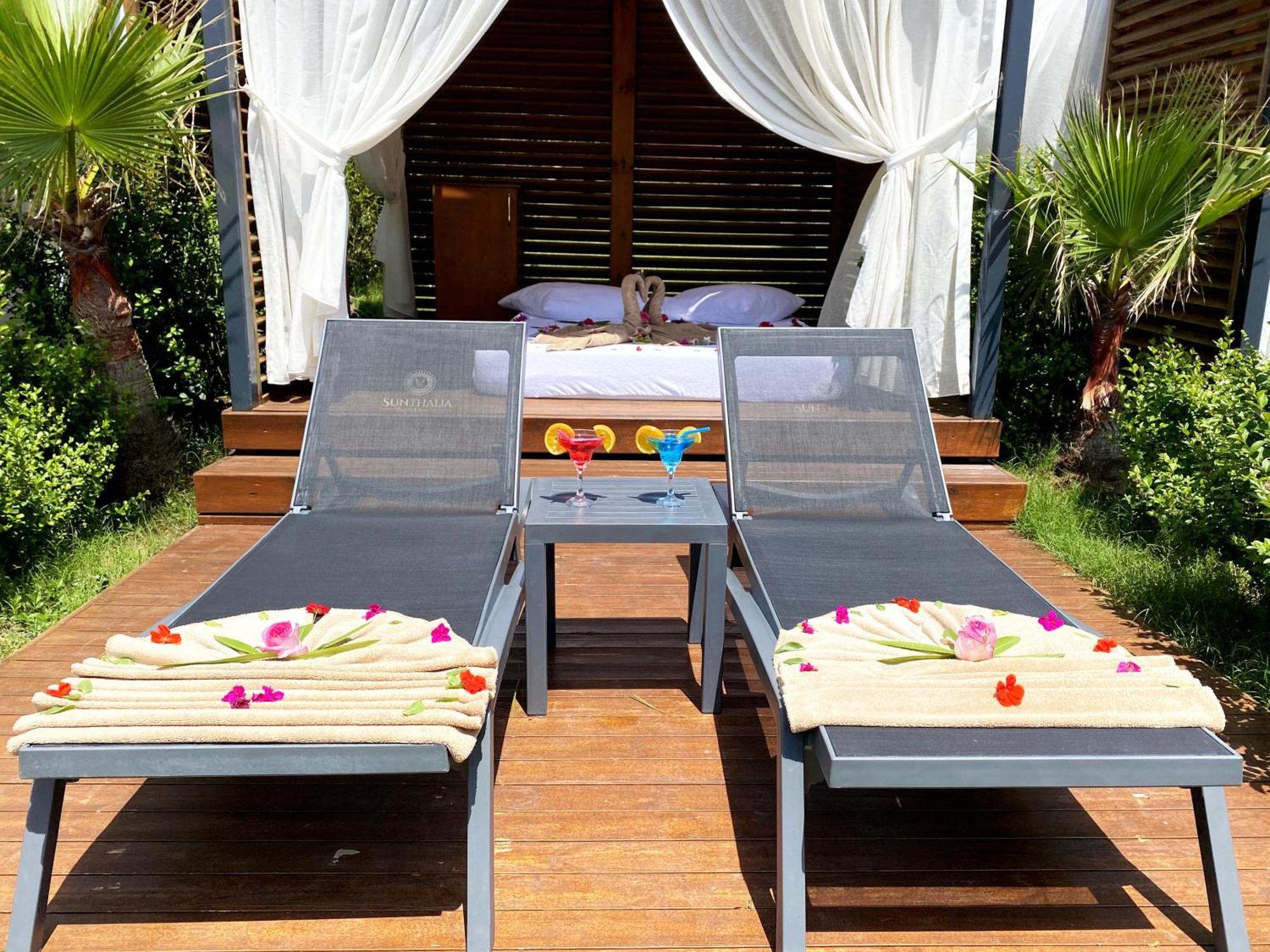 Hotel Sunthalia & Ultra Adults Only Party 5*