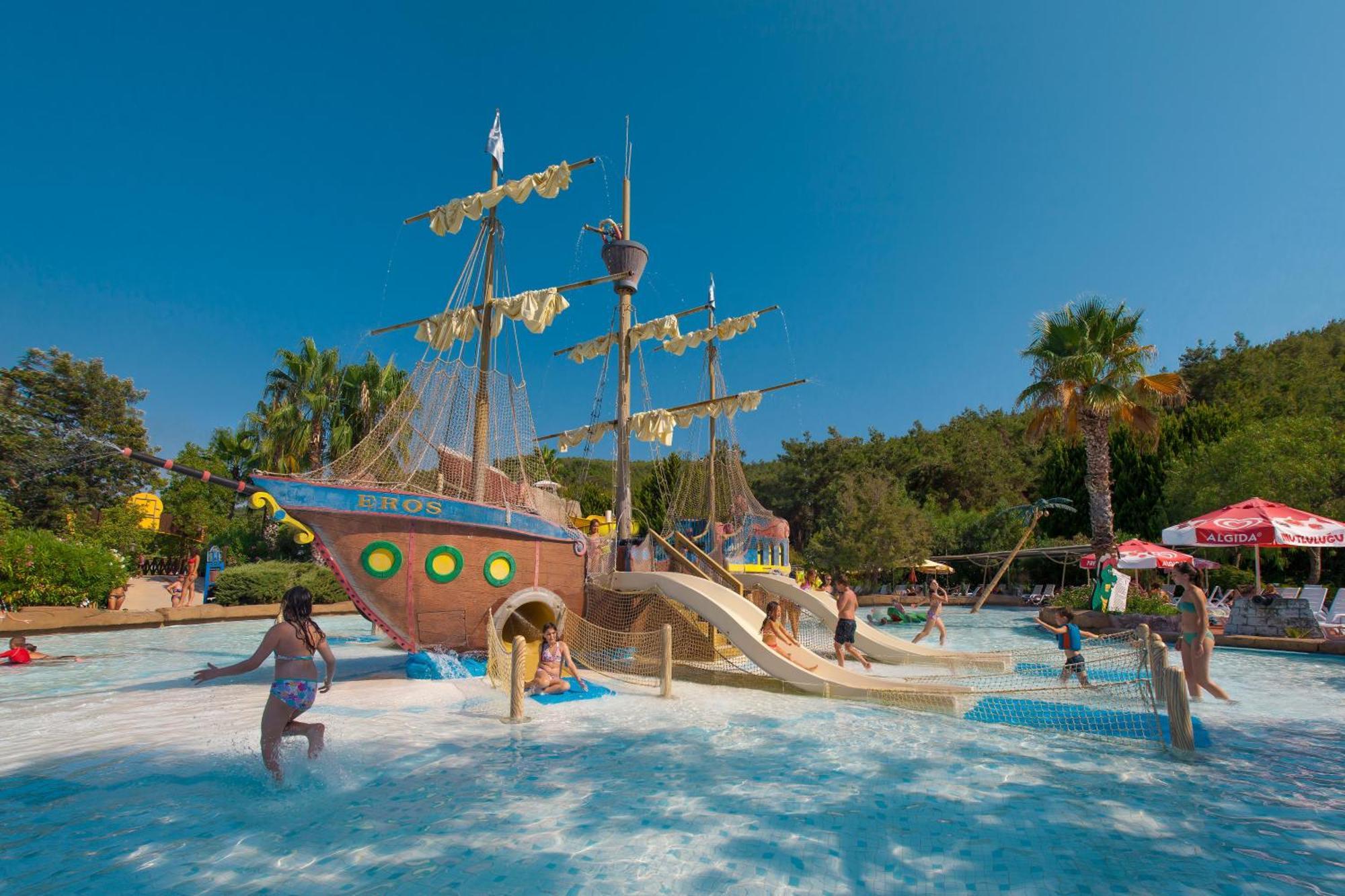 Hotel Aqua Fantasy Aquapark & Spa 5*