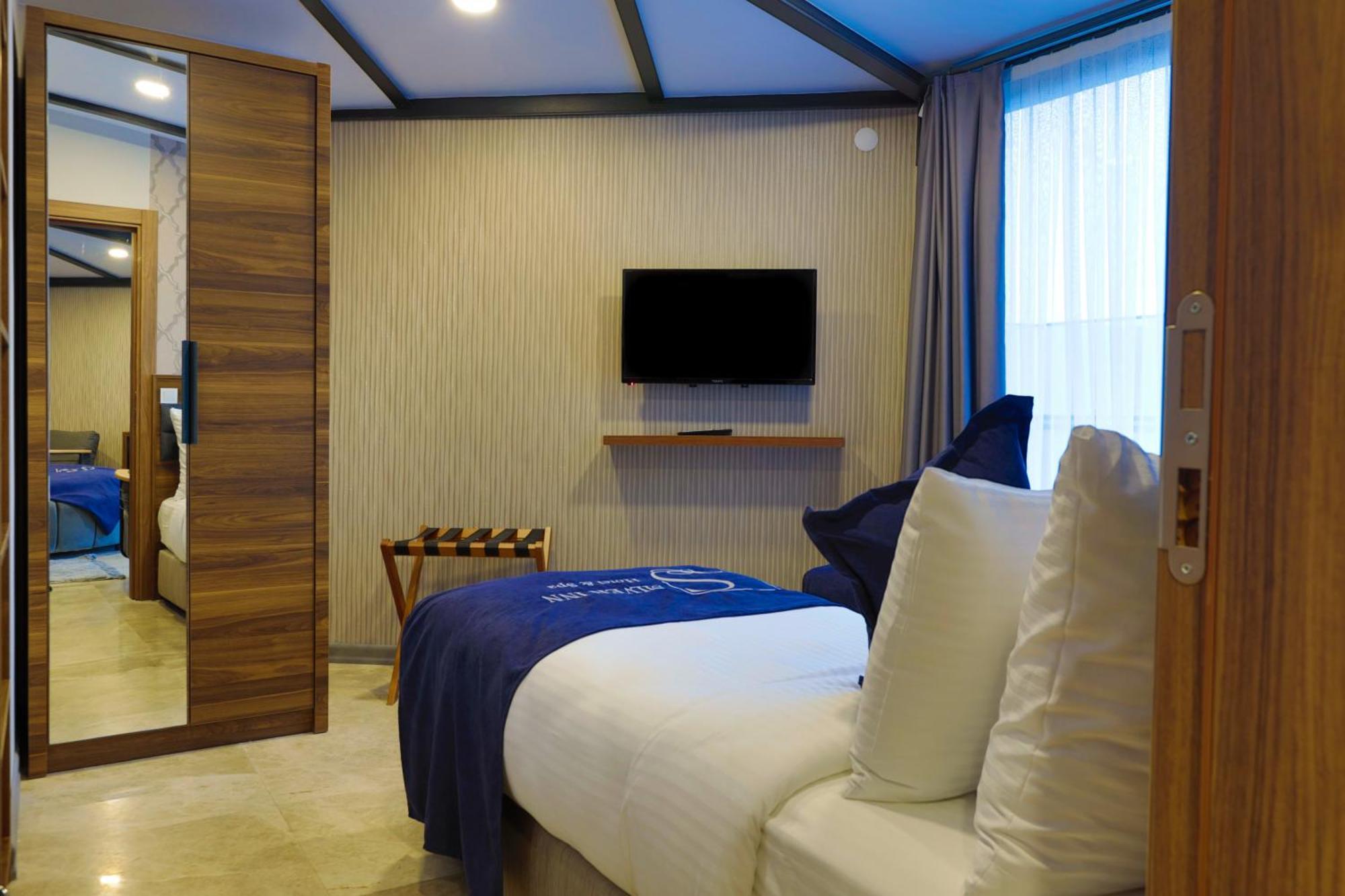 Silver Hotel