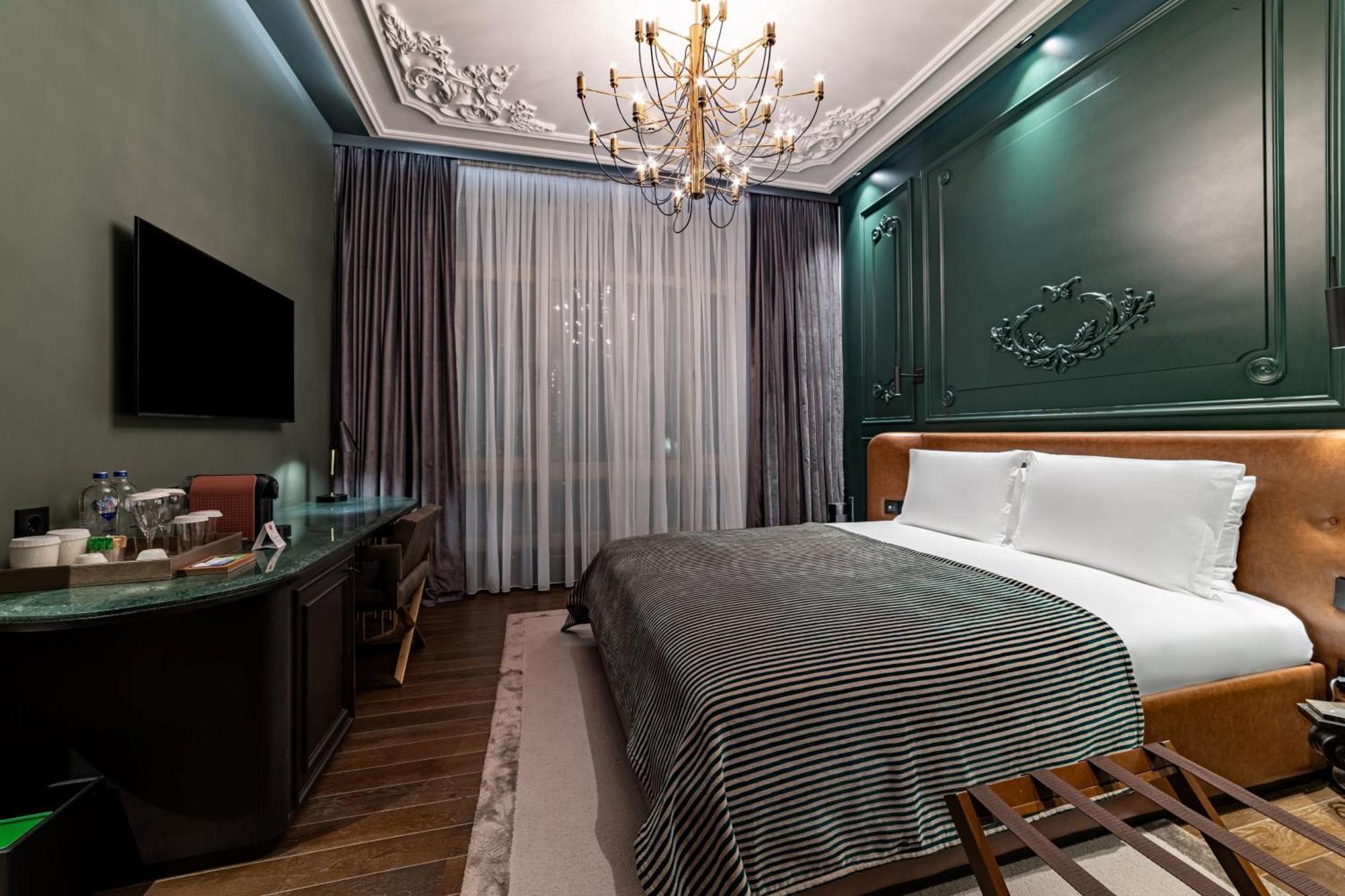 Orient Occident Istanbul, Autograph Collection * Istanbul