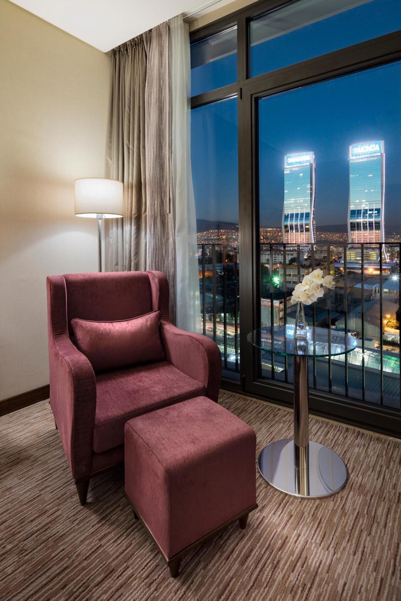 Hilton Garden Bayrakli