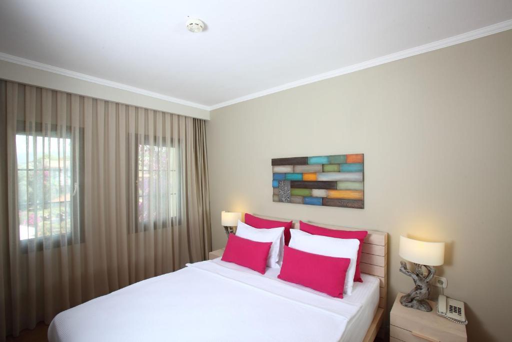 Hotel Zeytinada 4*