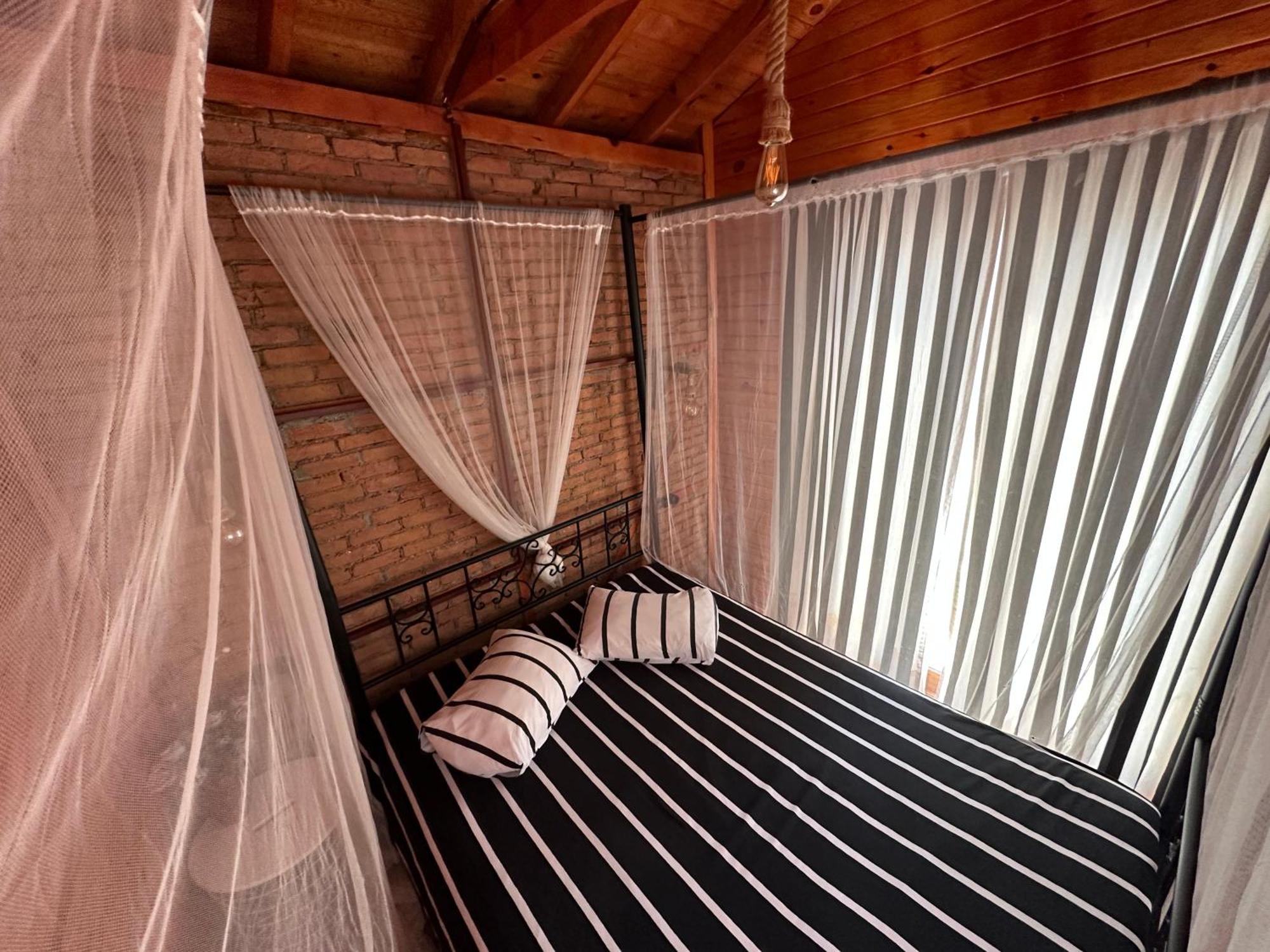 Bed & Breakfast Otantik Tas Ev 3*
