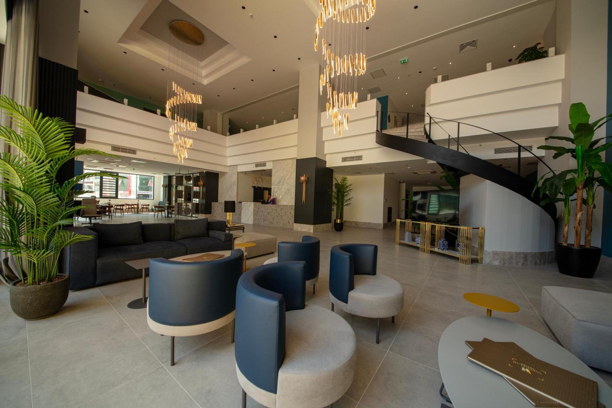 V Center Hotel