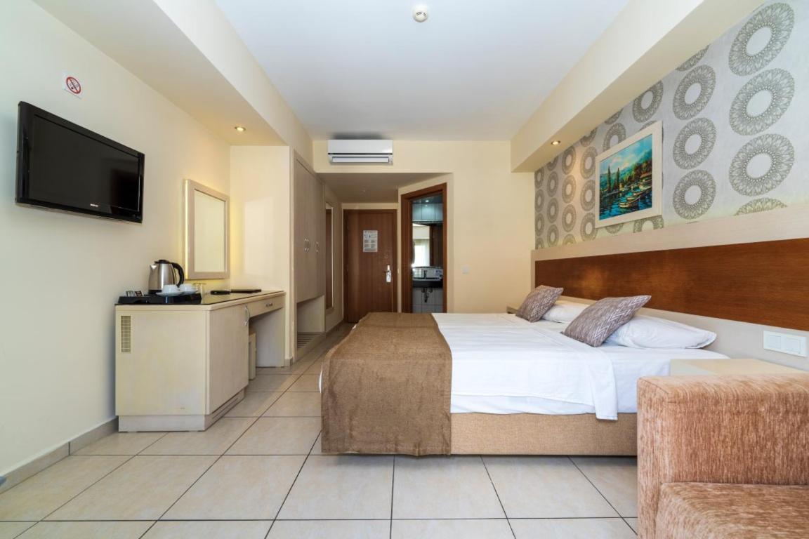 Hotel Montebello 4*