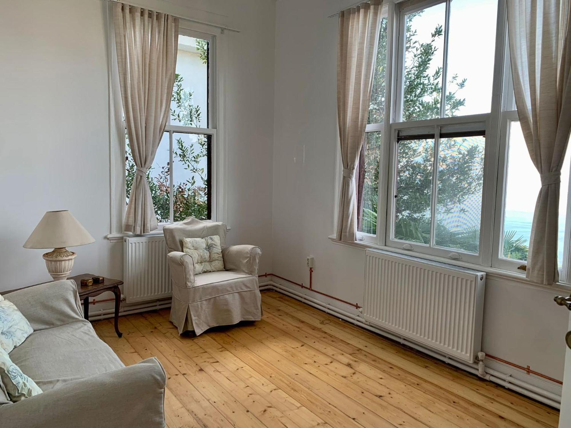 Apartment Bueyuekada Al Koesk *