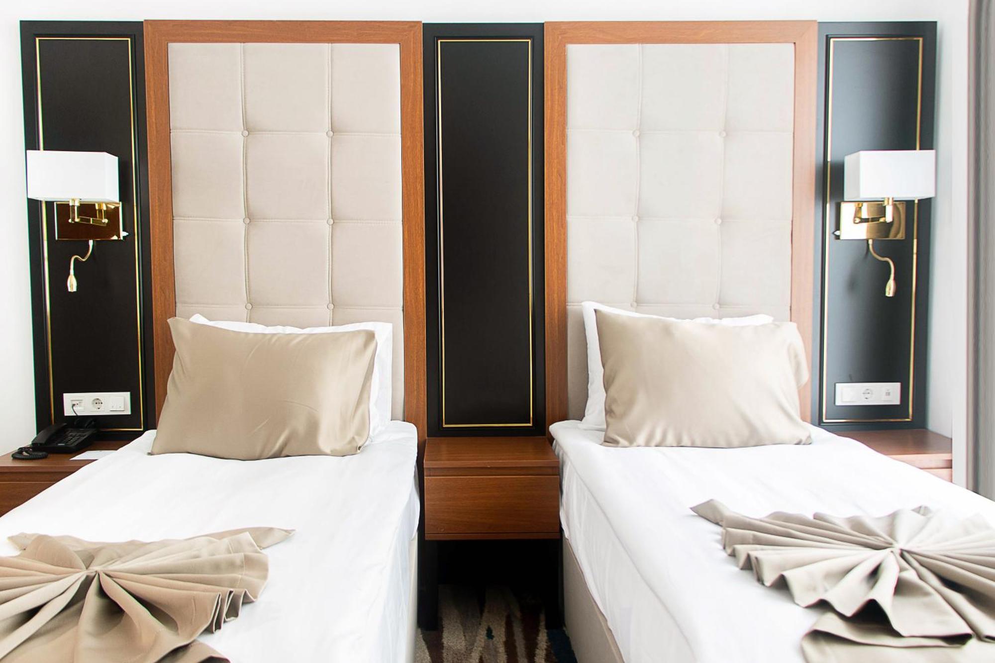 Shelter & Hotel *