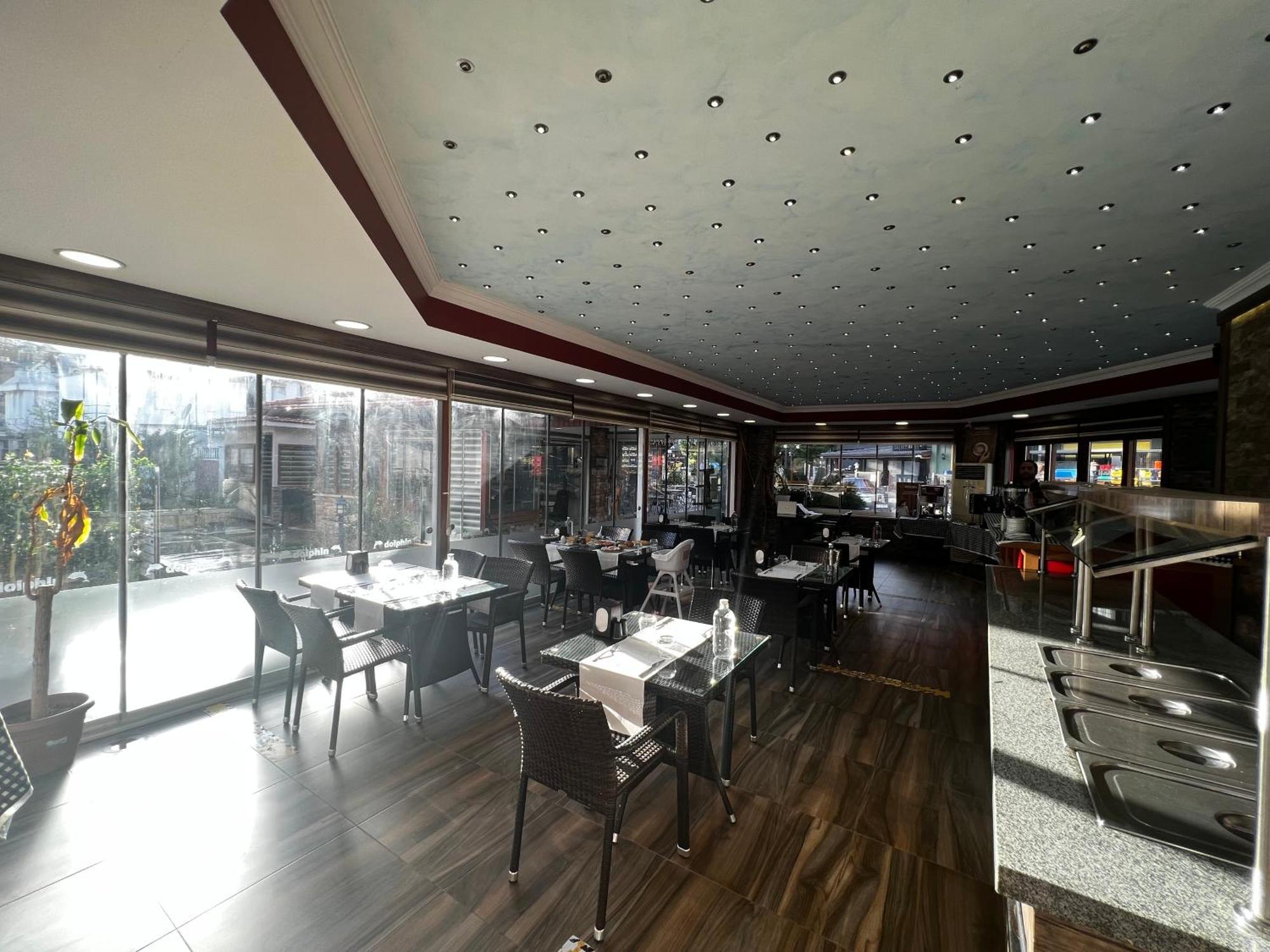 Dolphin Park Hotel 3*