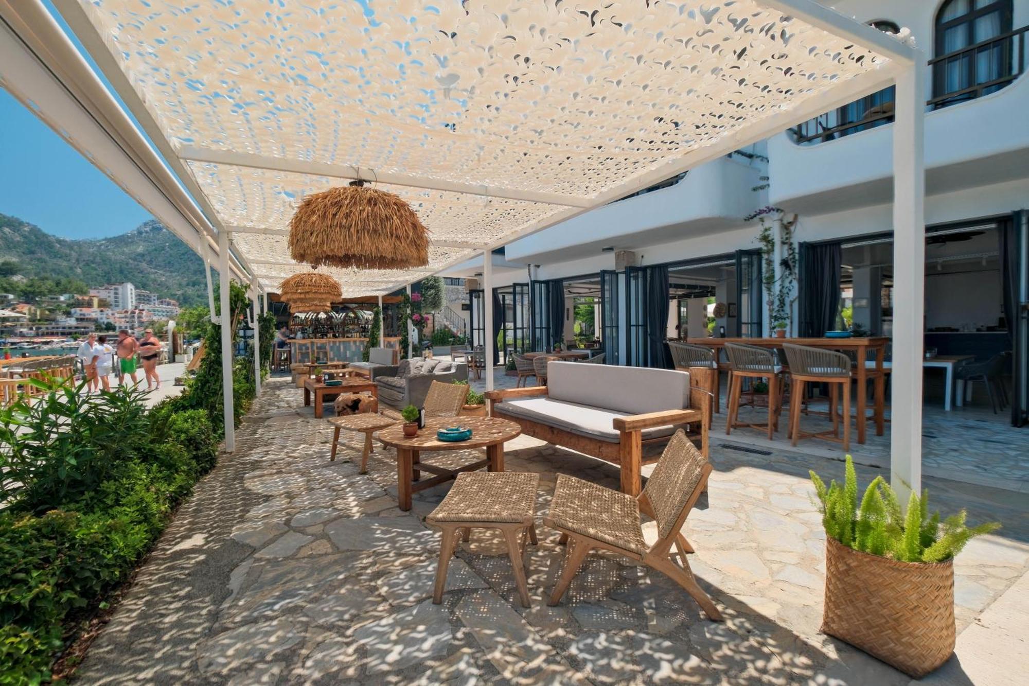 The Diplomat 3*