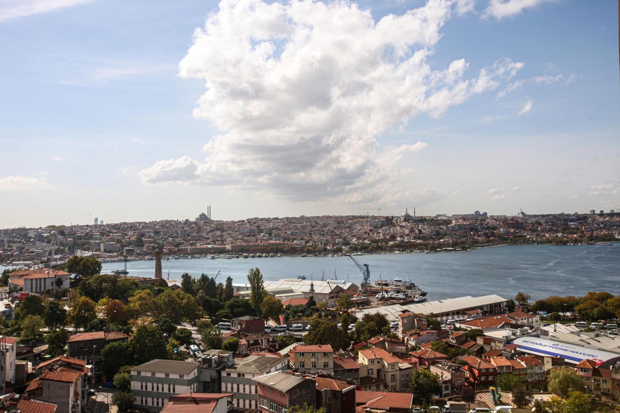 Elan Pera Hotel
