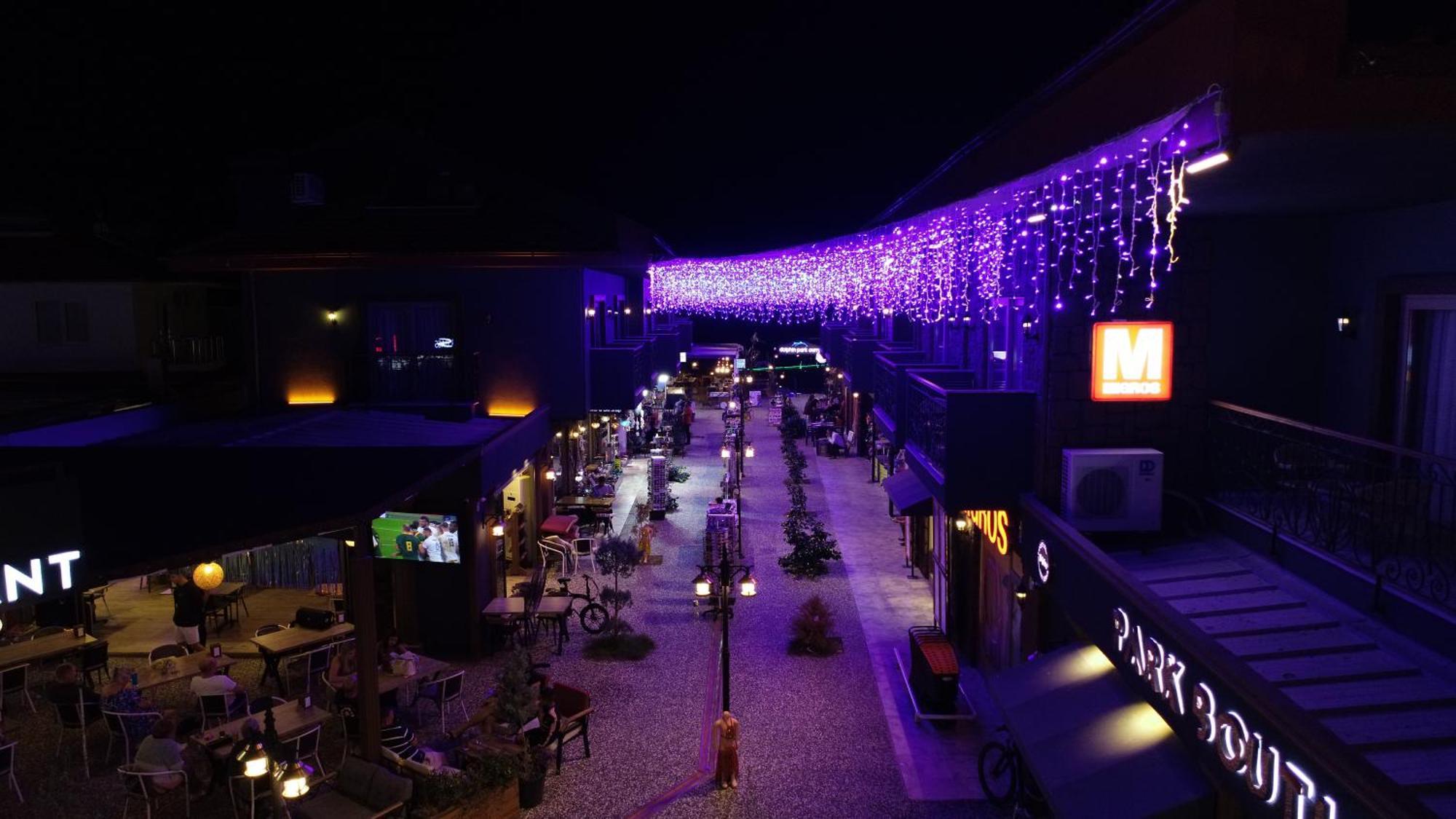 Dolphin Park 3*