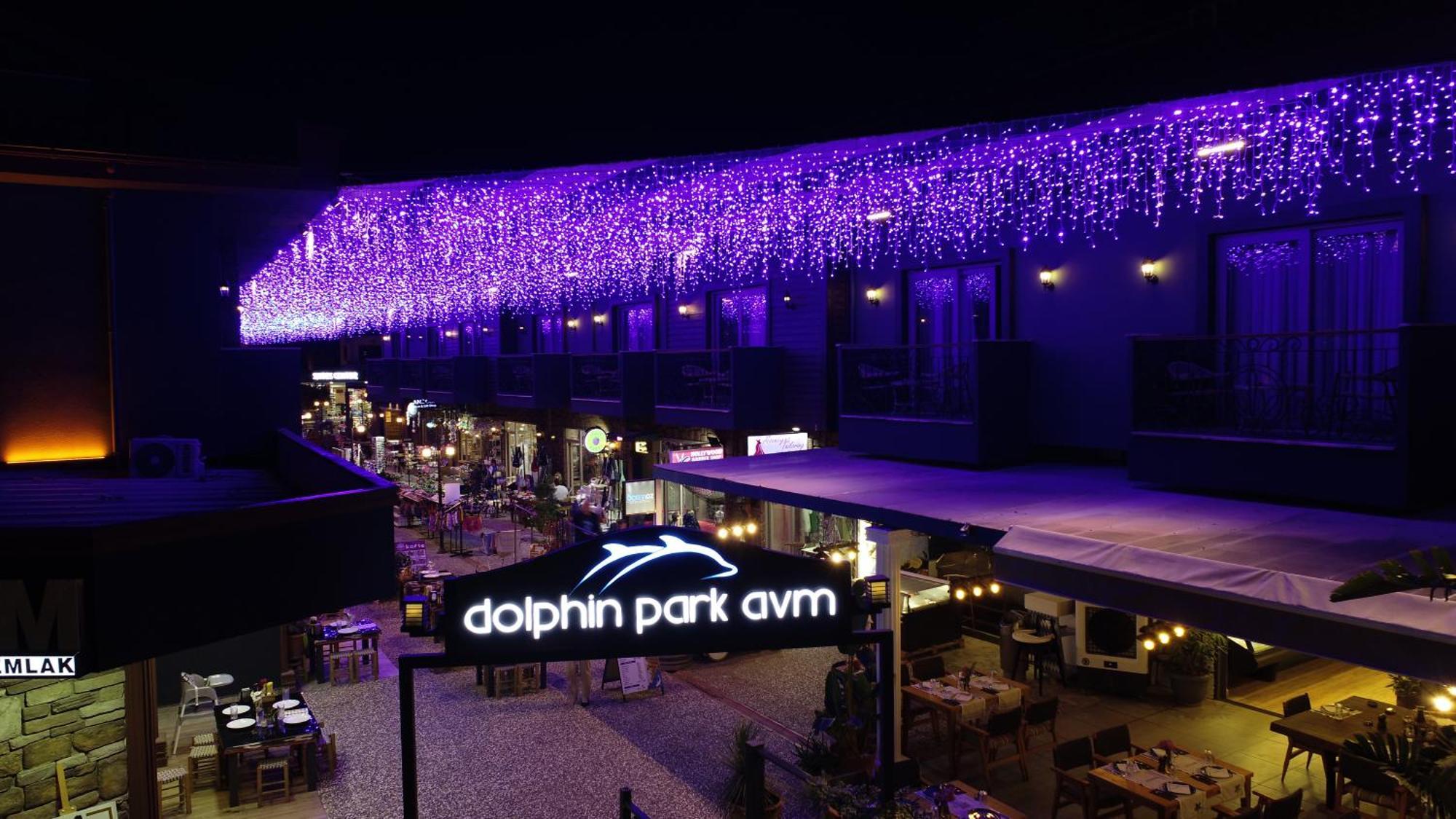 Dolphin Park 3*