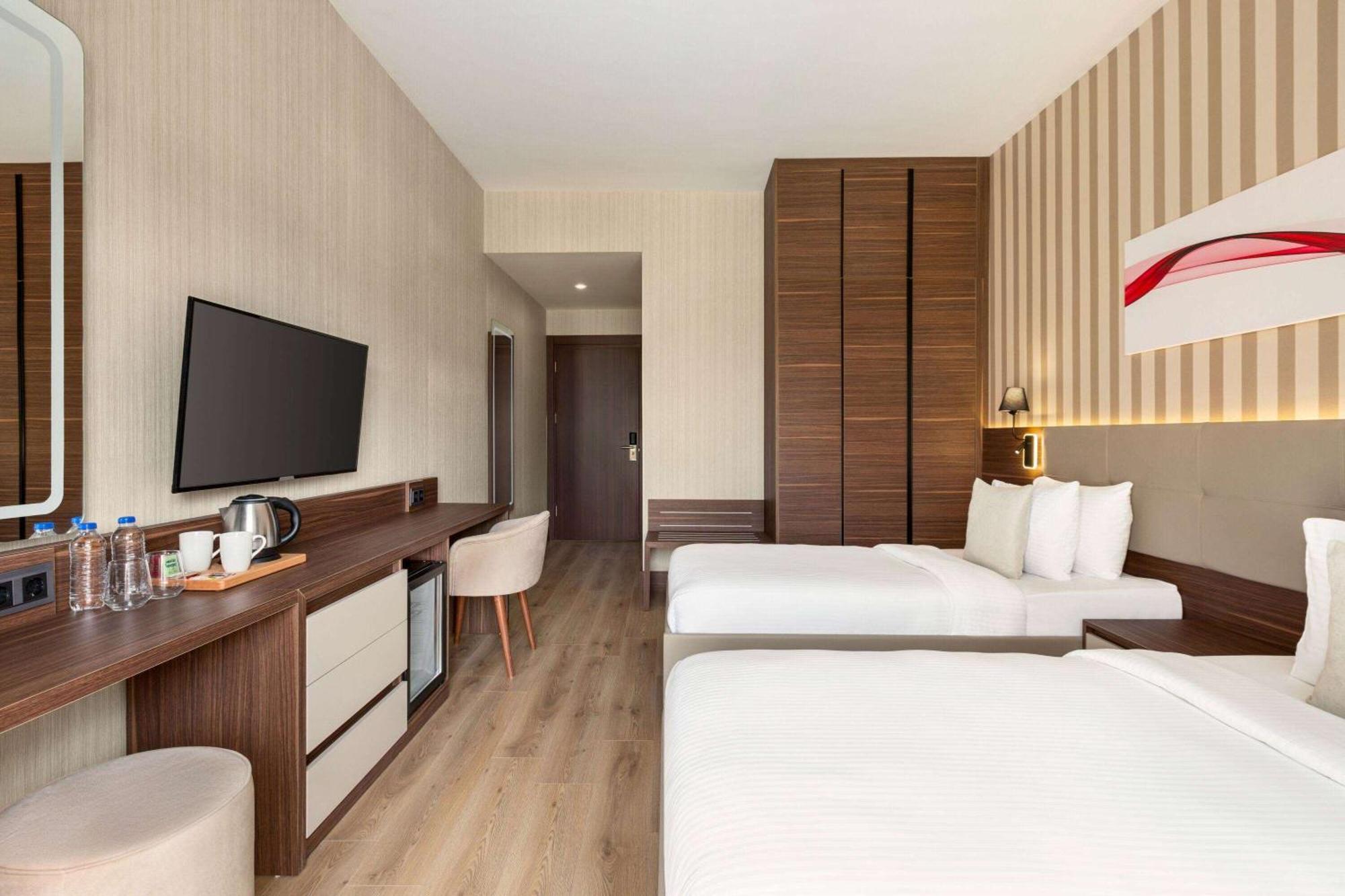 Hotel Ramada By Wyndham Cesme