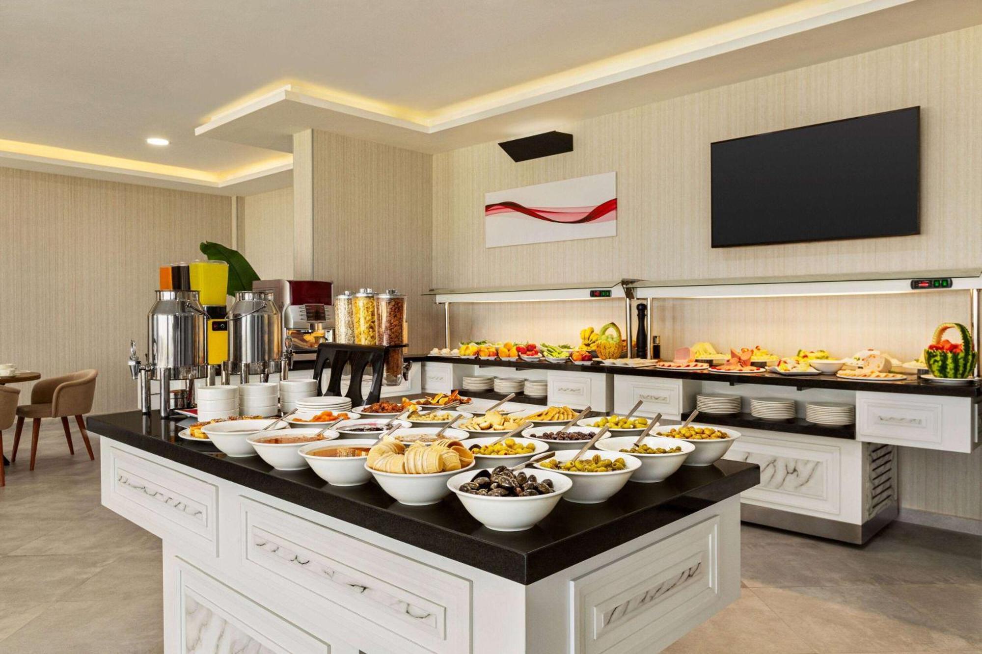 Ramada By Wyndham Hotel Cesme