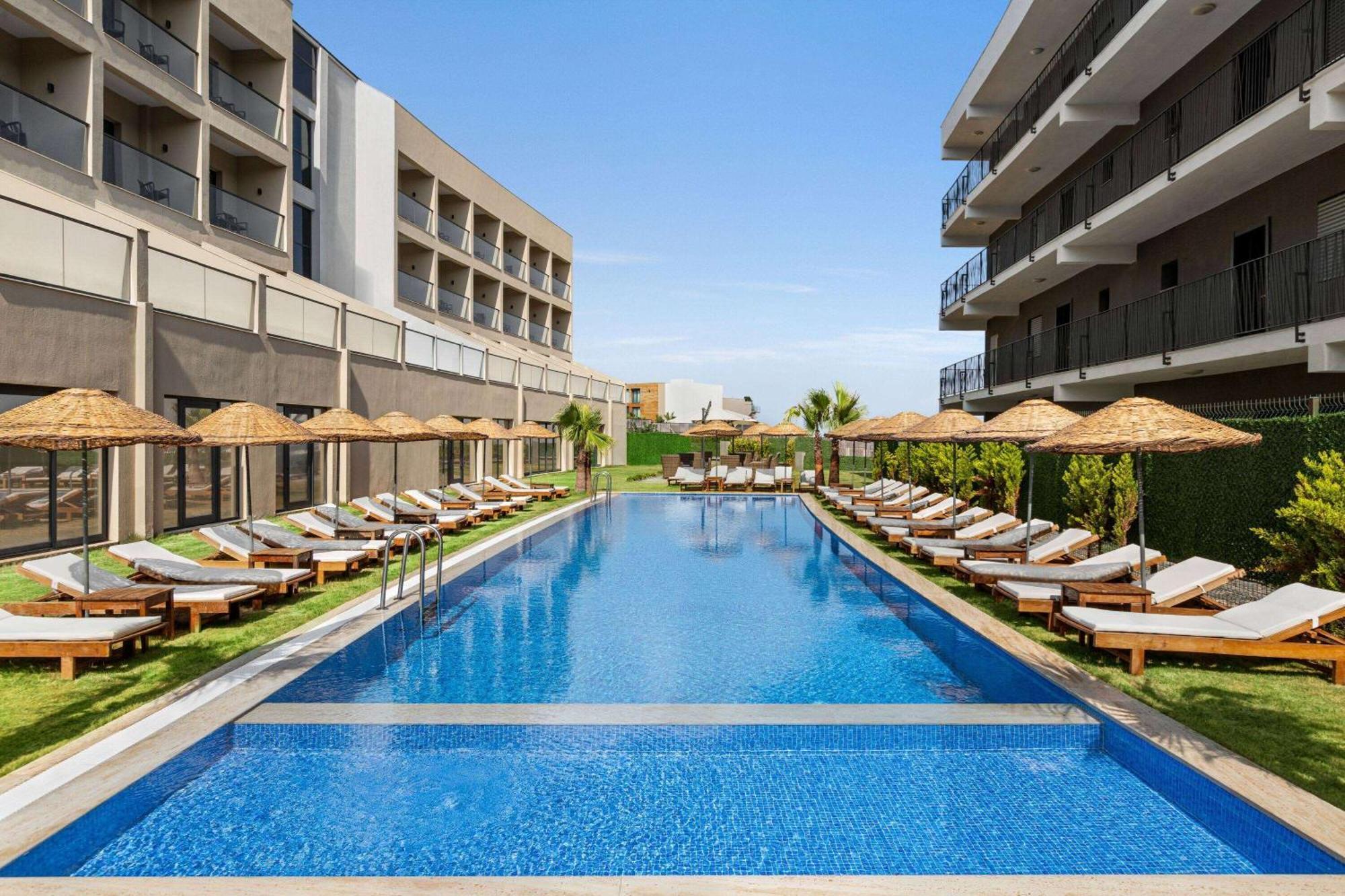 Hotel Ramada By Wyndham Cesme