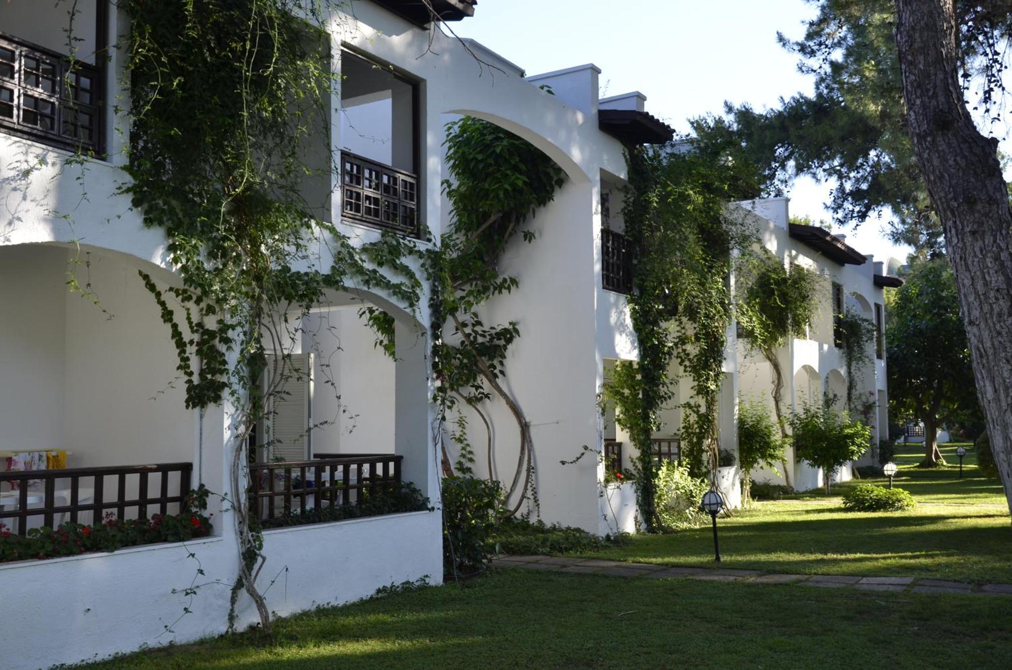 Resort Emelda Sun Club