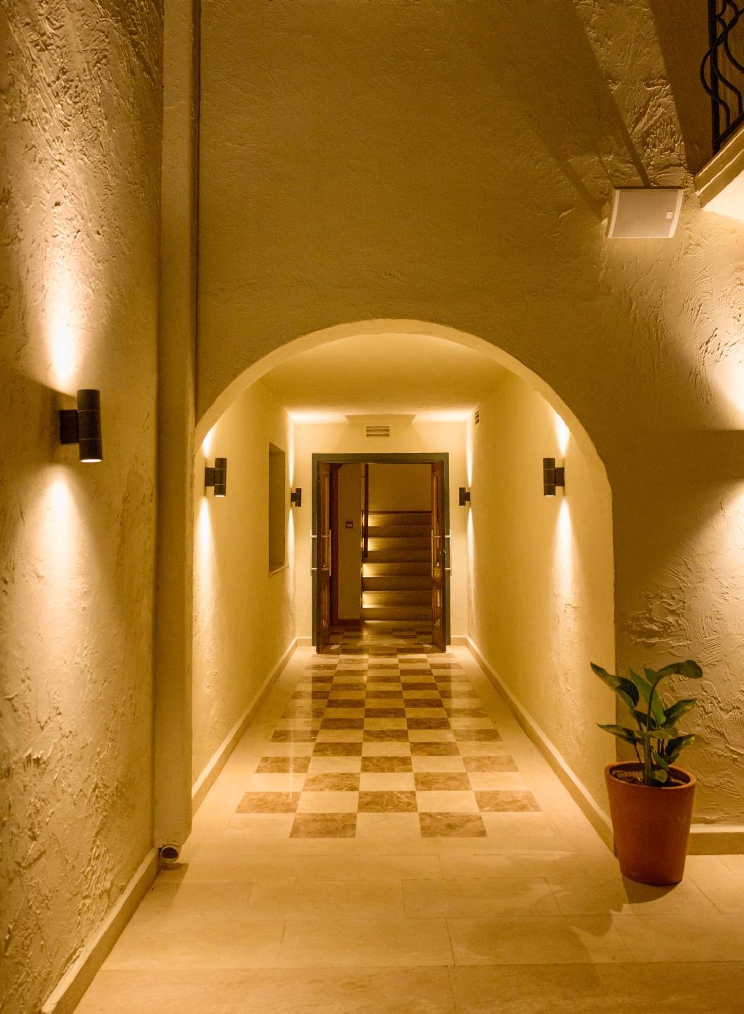 Corner Boutique Hotel 3*