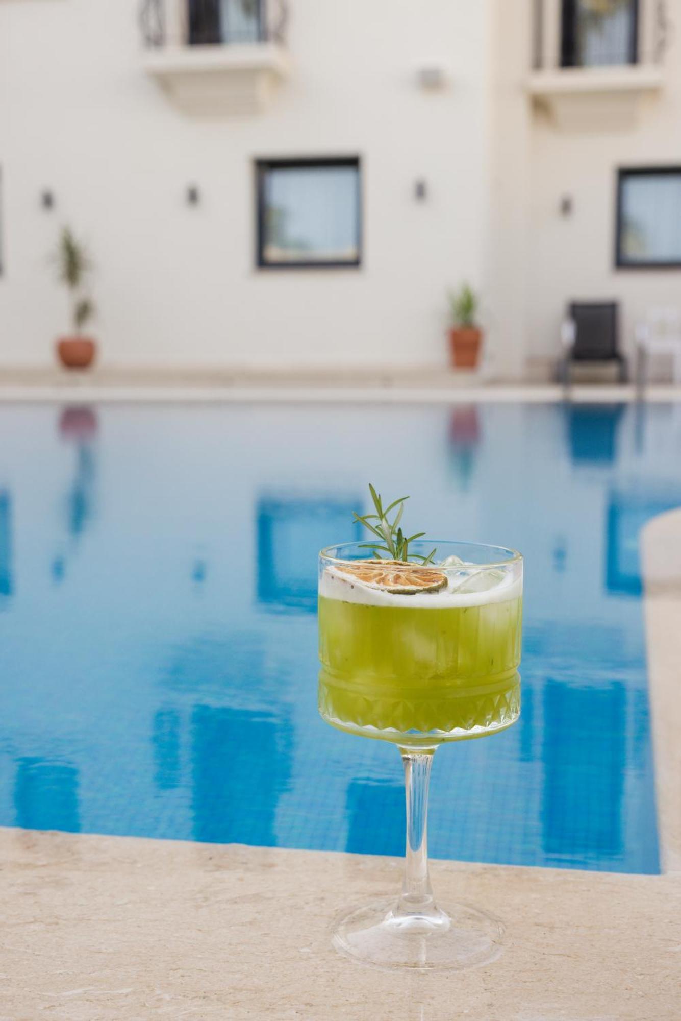 Corner Boutique Hotel 3*