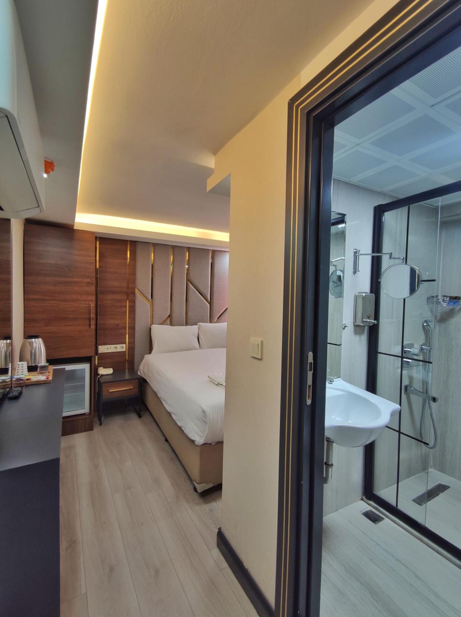The Golden Pera's & Hotel 3*