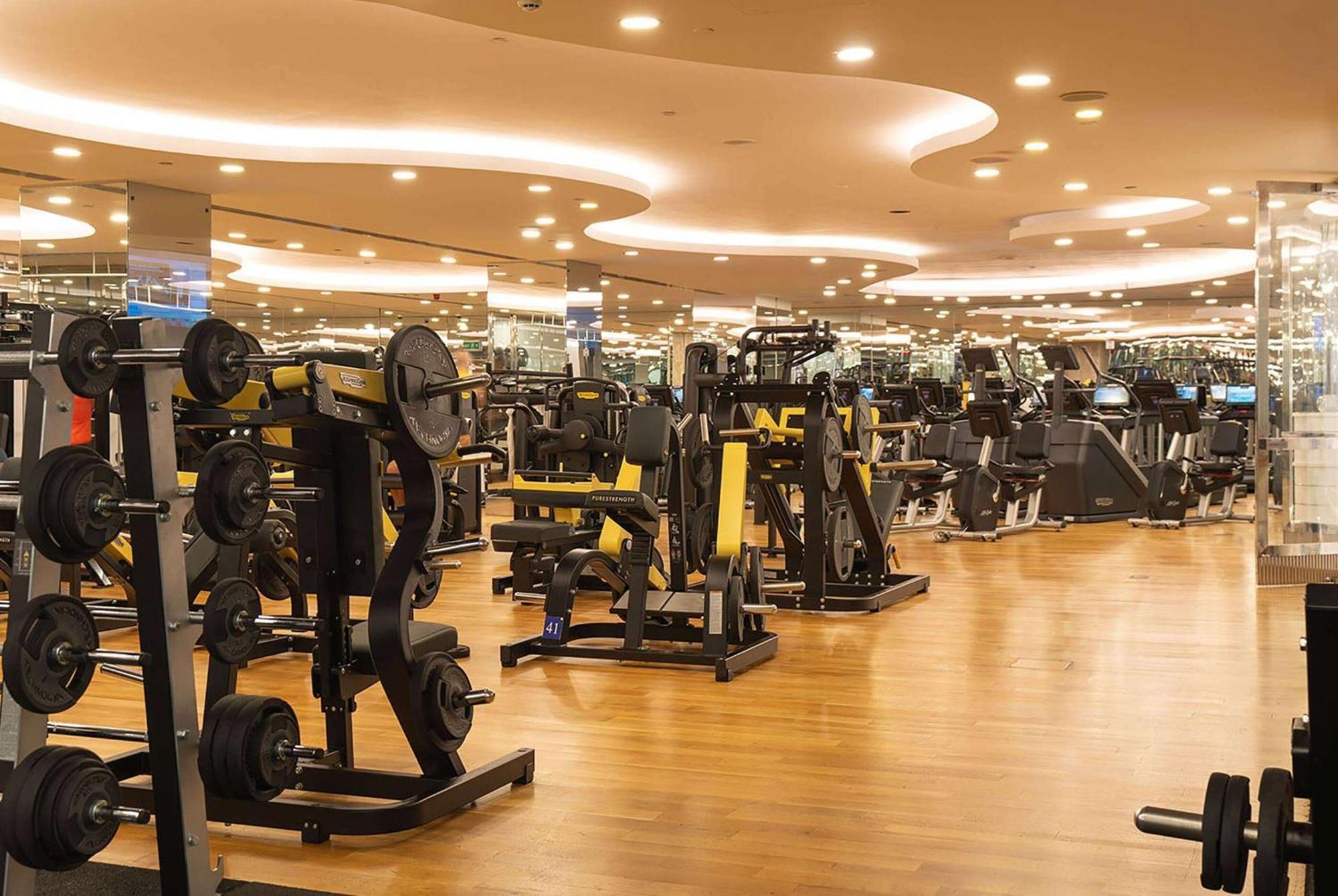 Wyndham Grand Kalamis Marina Hotel 5*