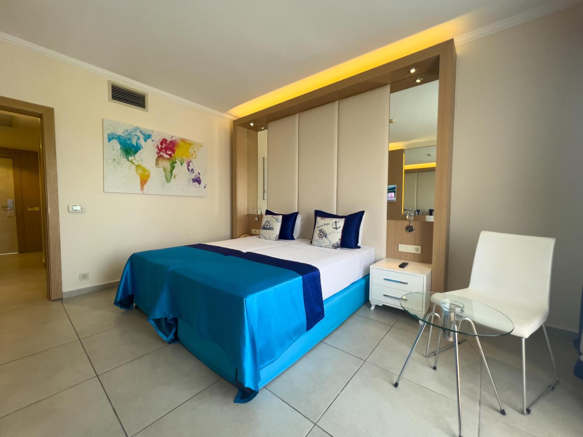 Aqi Pegasos World 4* Side
