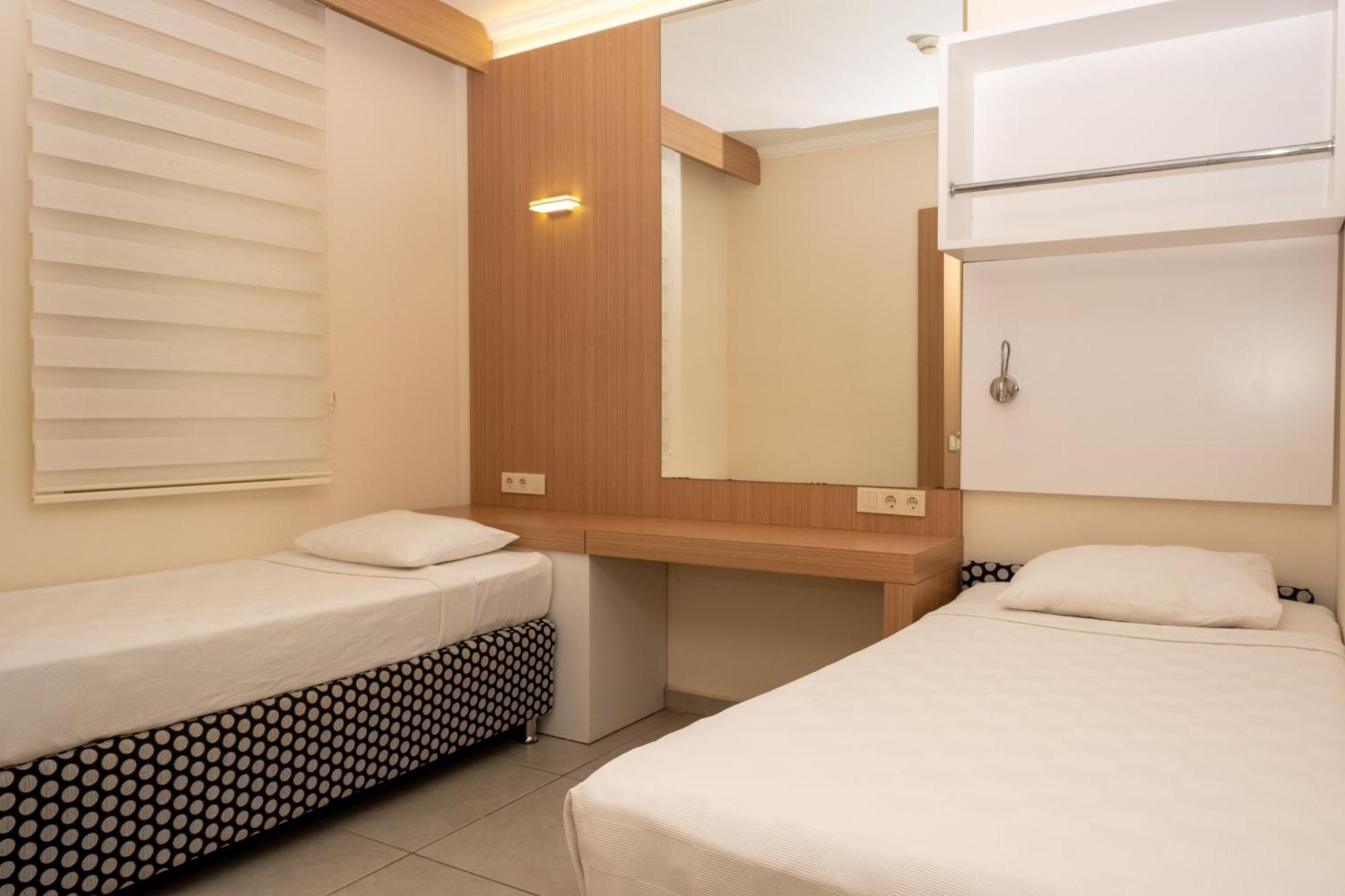 Aqi Pegasos World Hotel 4*