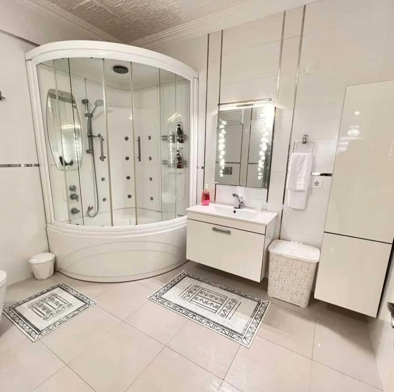 Seafront By The Sea And With A And With Big Garden Apartment *