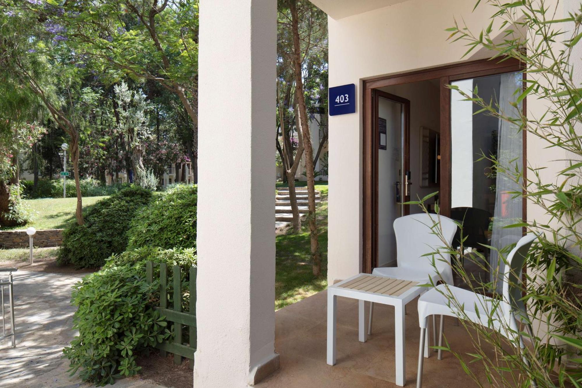 Resort Doubletree By Hilton Bodrum Isil Club Ultra 5*