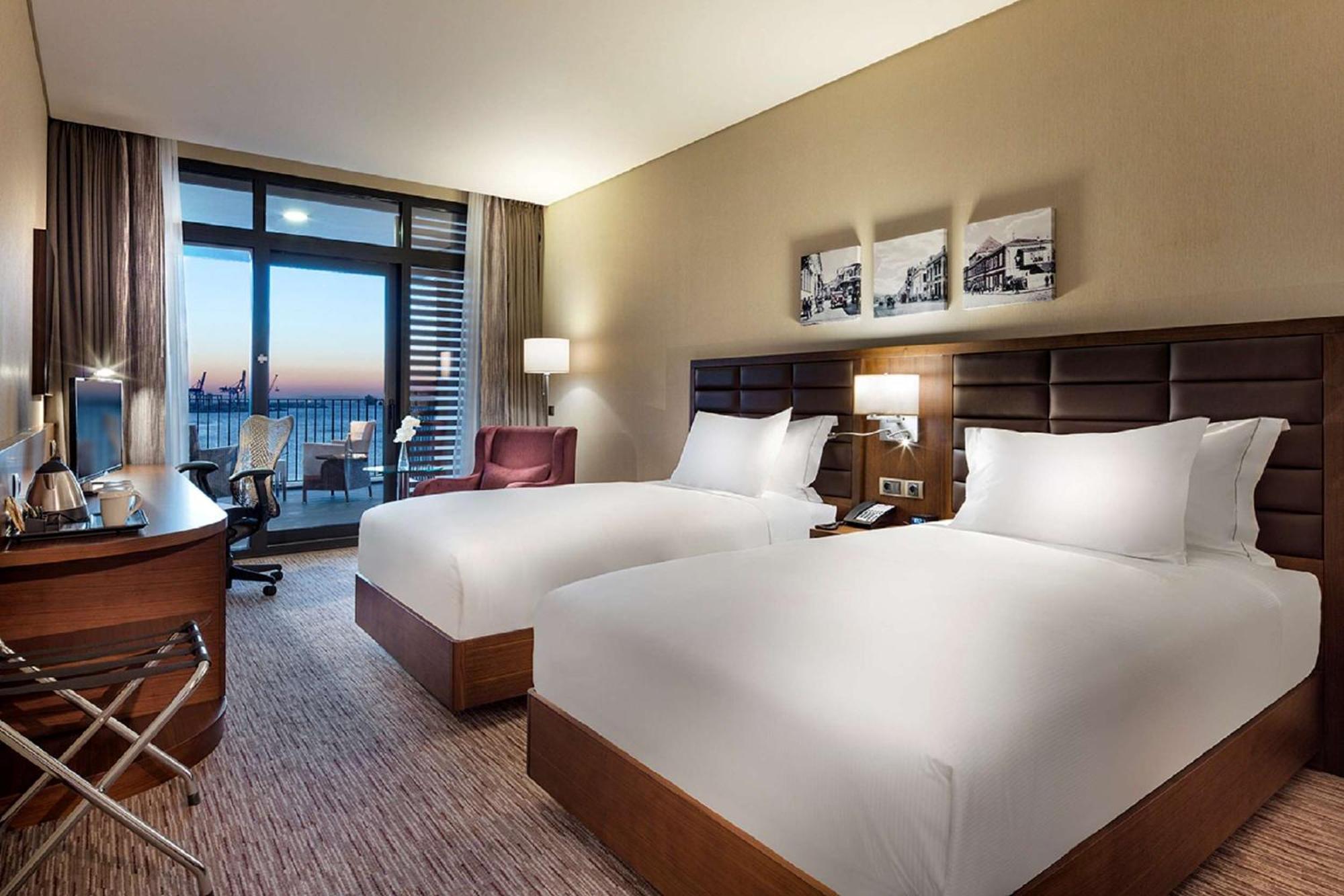 Hilton Garden Bayrakli