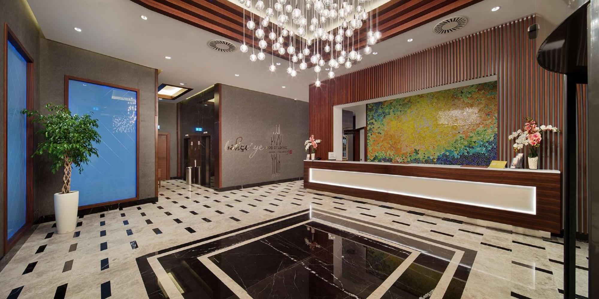 Hilton Garden Bayrakli Hotel