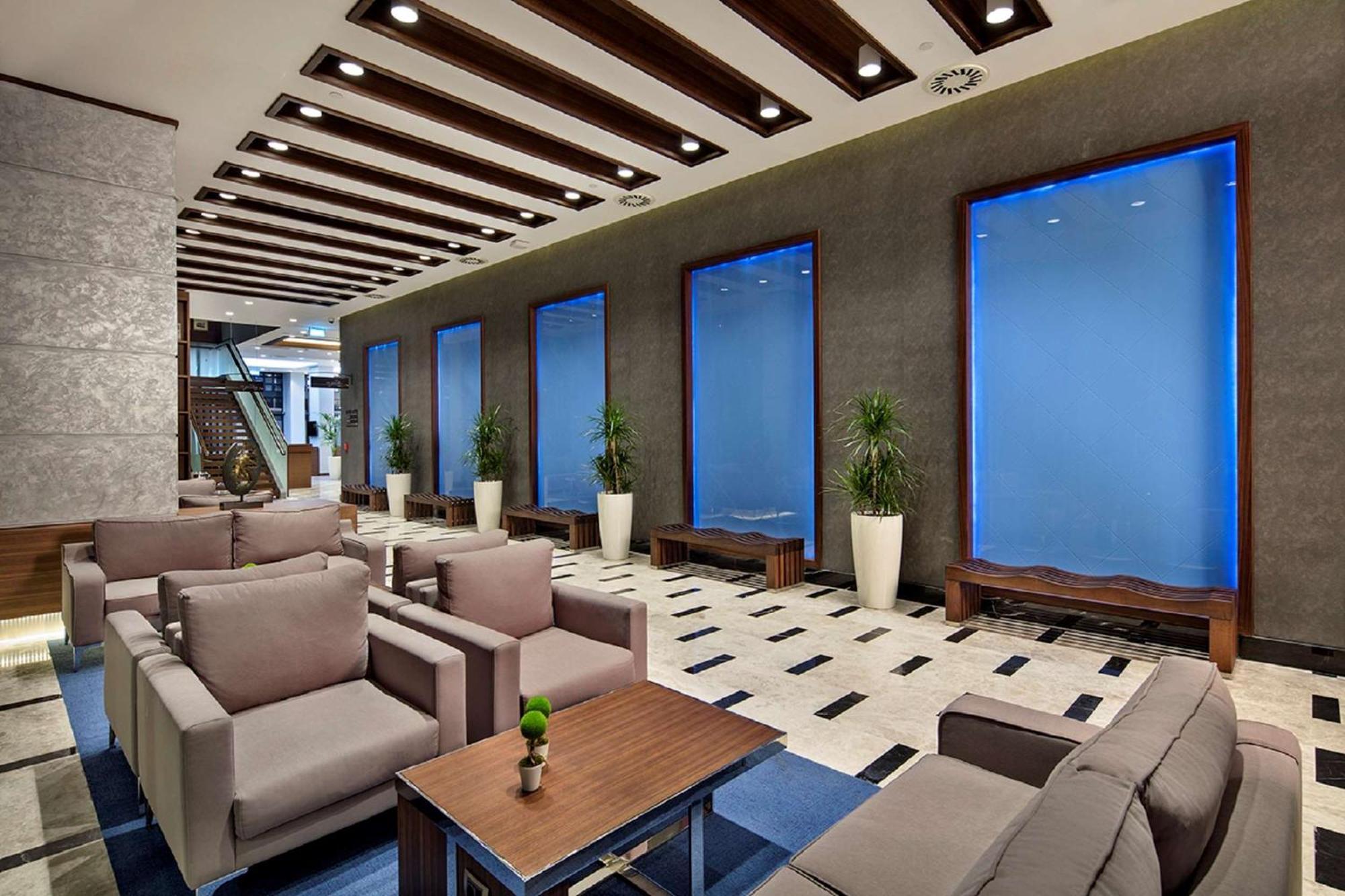 Hilton Garden Bayrakli 4*