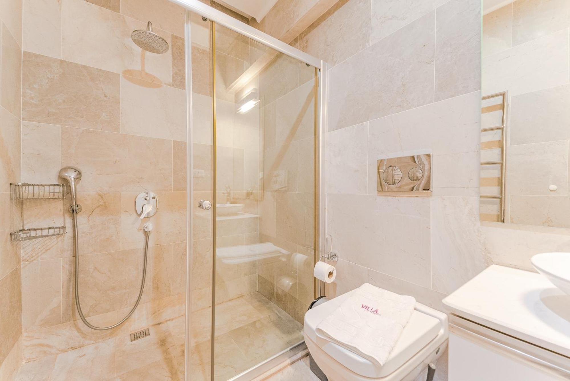 Luxus Skyla Mit 5 Schlafzimmern & Meer-blick Villa Kas