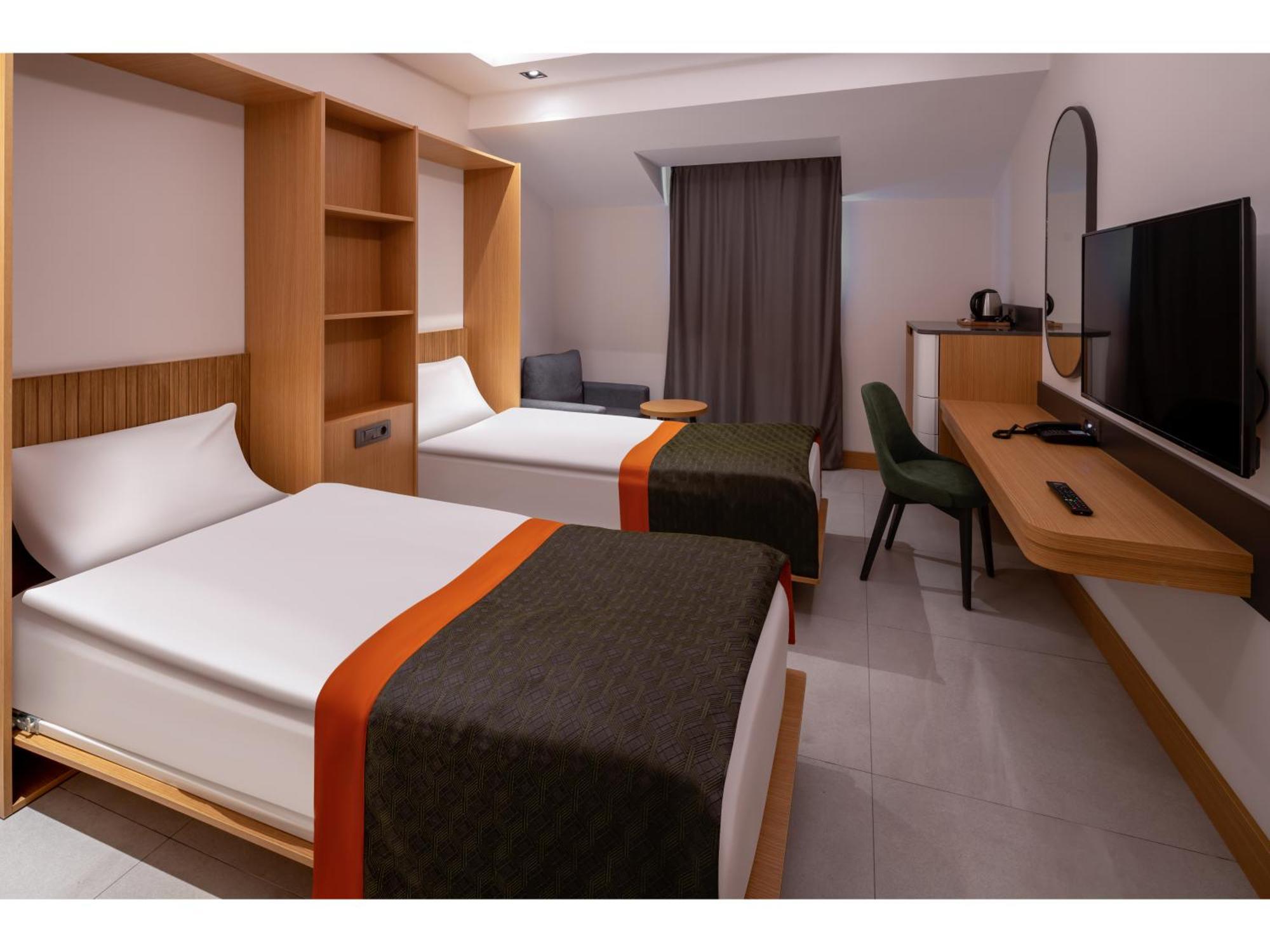 Hotel Swandor & -