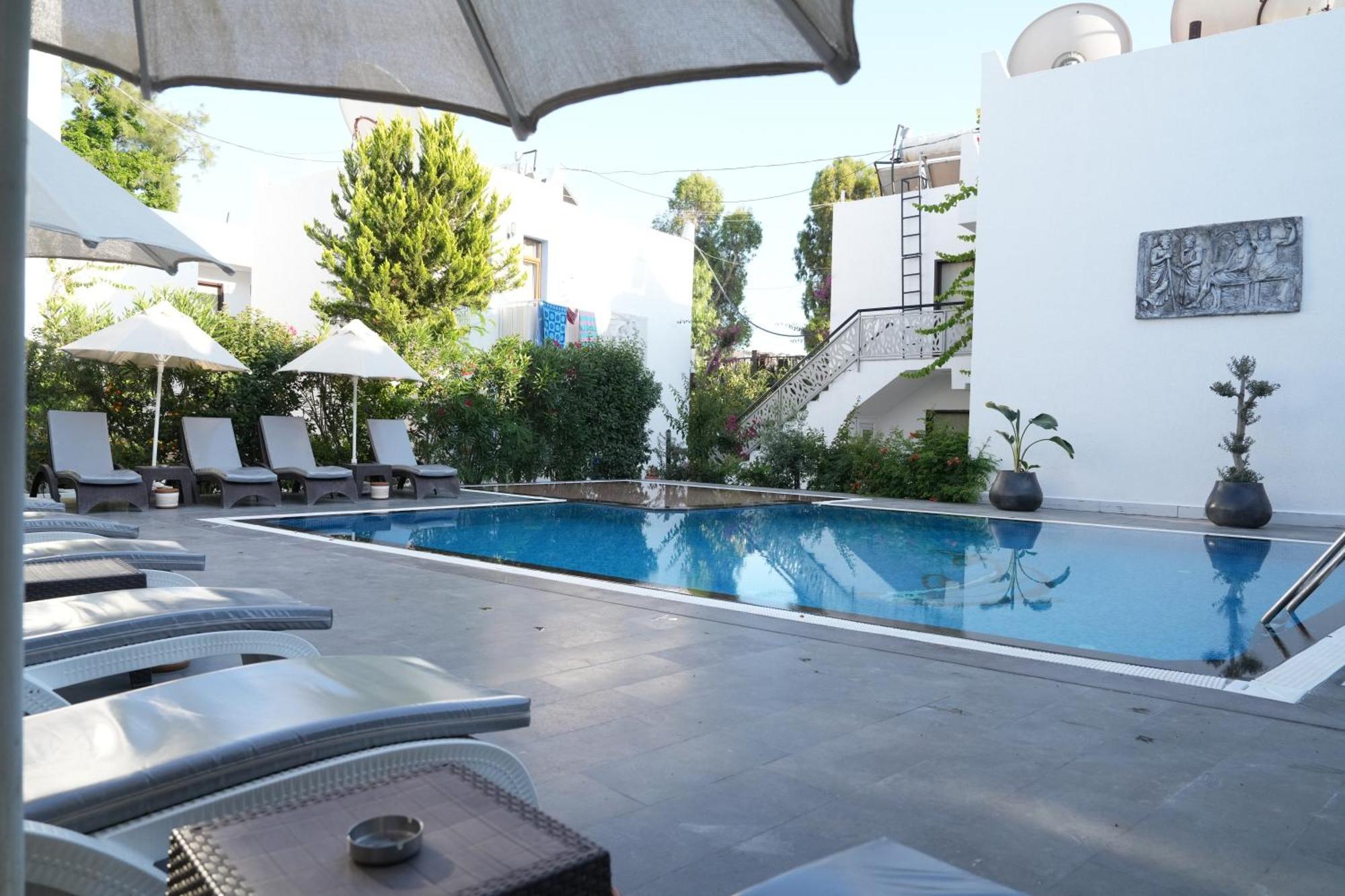 Manuela Boutique 3*