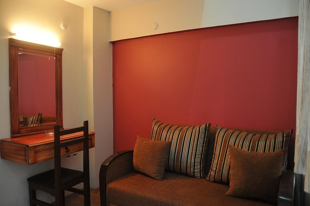 Antikhan Hotel 2*