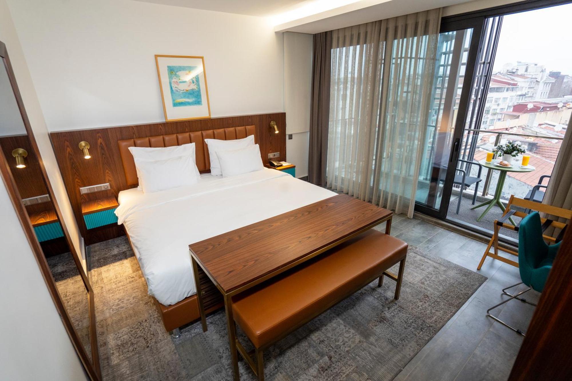 Numi Hotel 4*