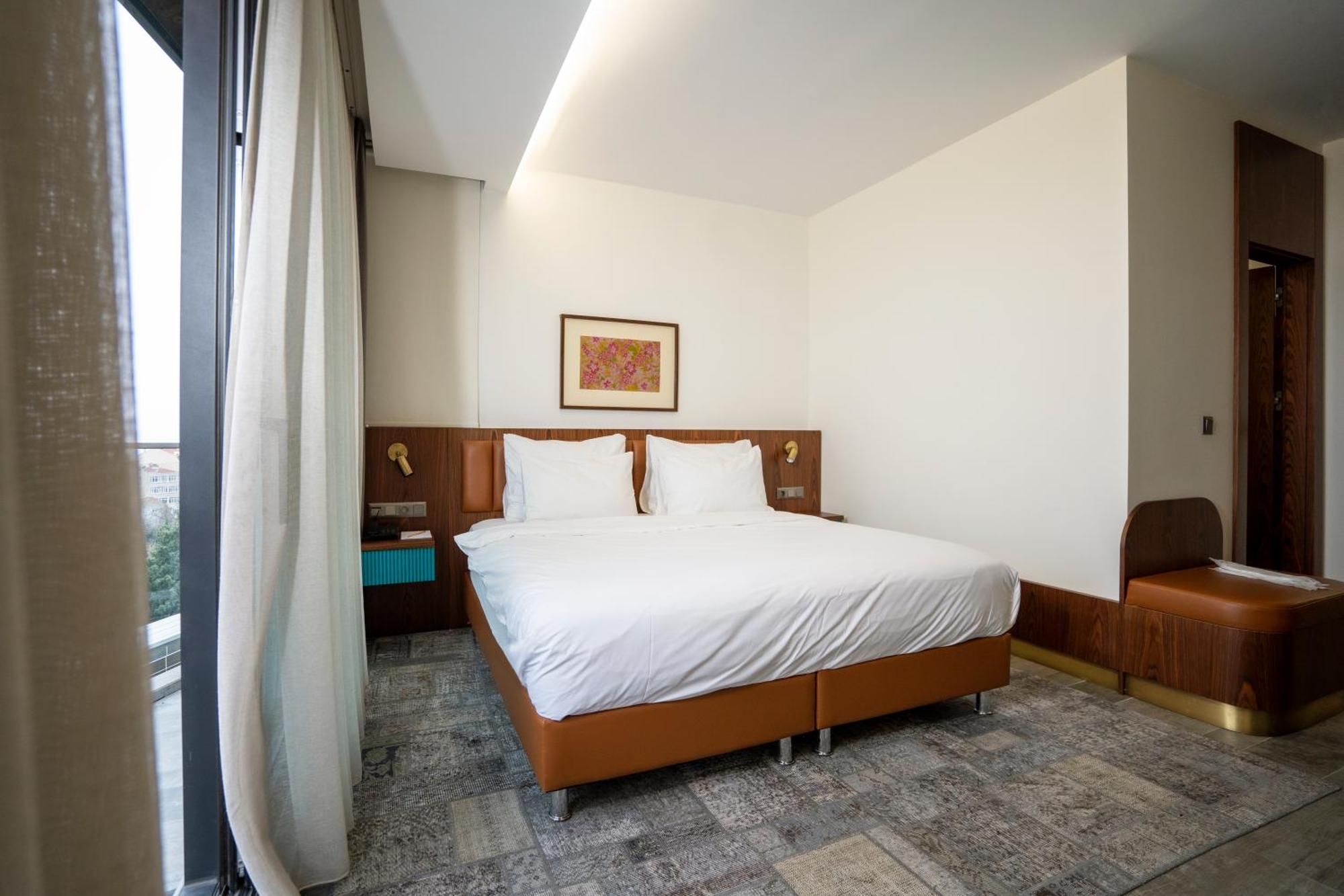 Numi Hotel 4*