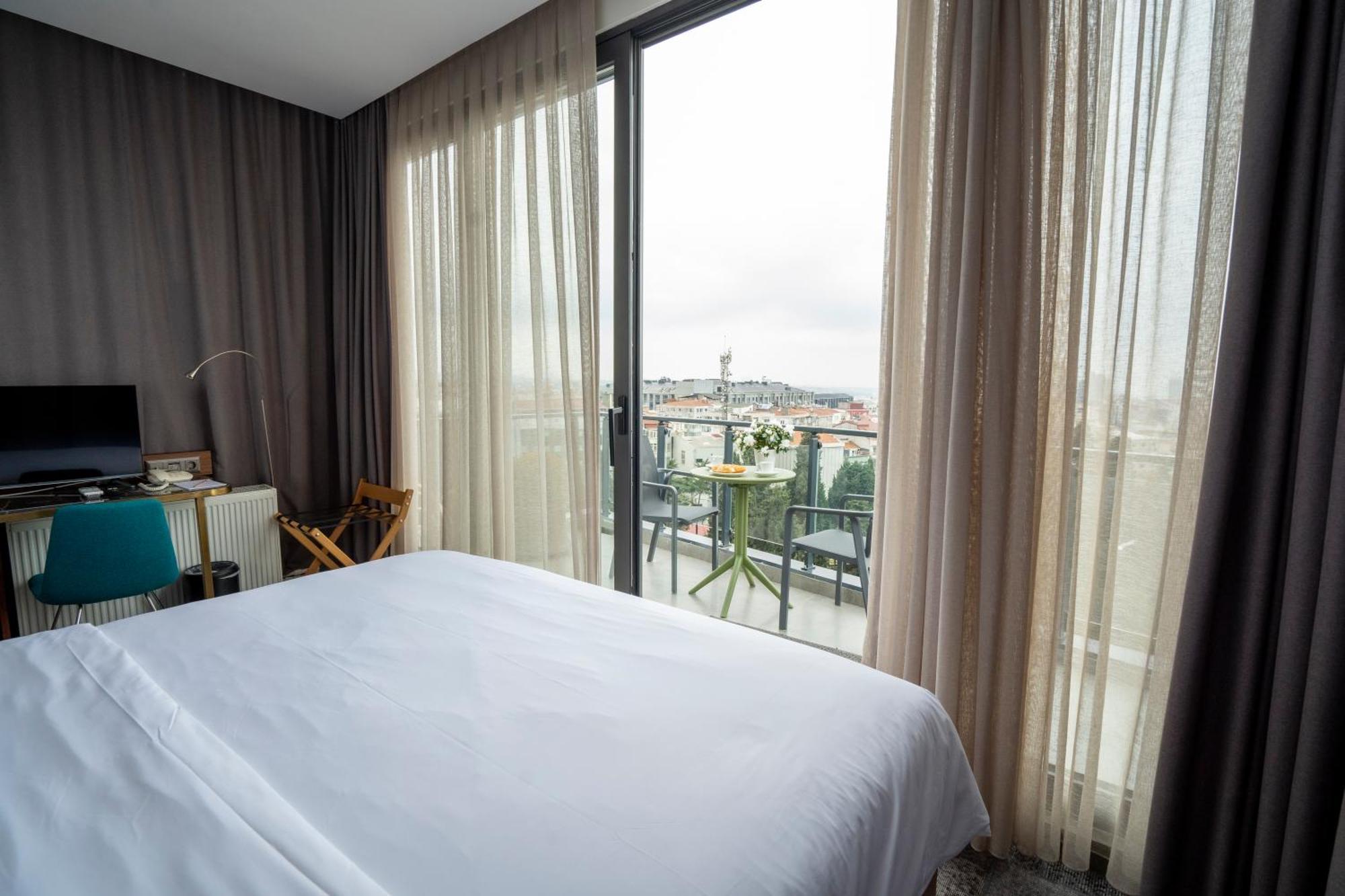 Numi Hotel 4*